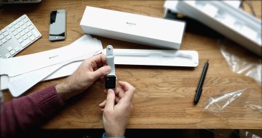 POV unboxing ve ilk çalışma Apple Watch serisi 3