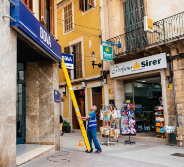 İspanyol Bbva merdiven cephe yükleme alt