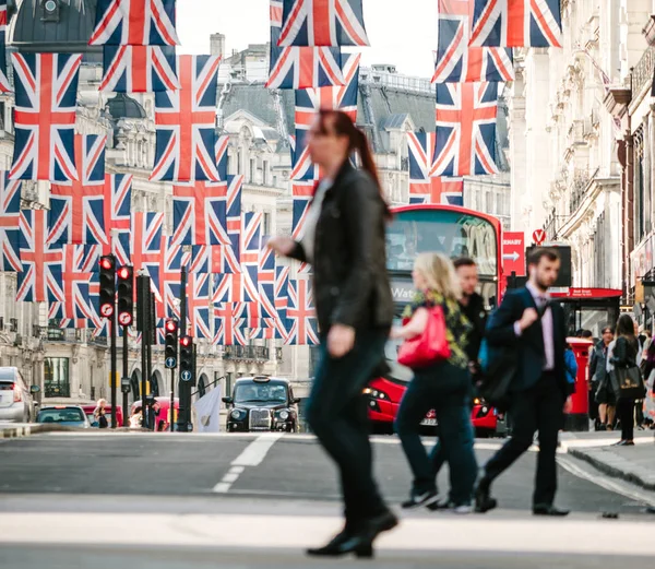 Union Jack Flags на Риджент-стрит — стоковое фото