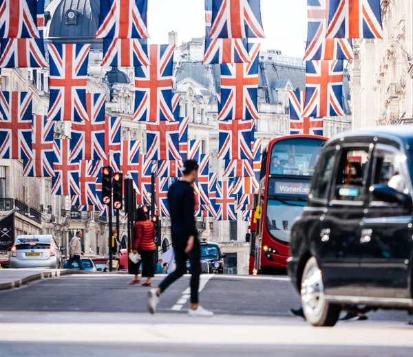 Union Jack Flags на Риджент-стрит — стоковое фото