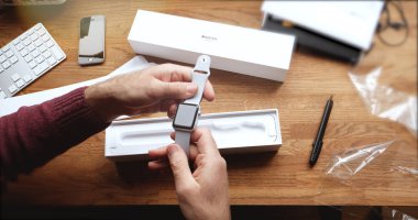 POV unboxing ve ilk çalışma Apple Watch serisi 3