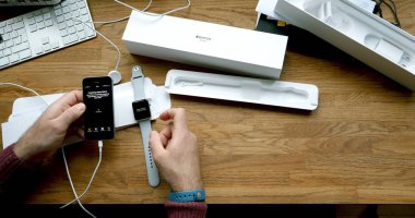 POV unboxing ve ilk çalışma Apple Watch serisi 3