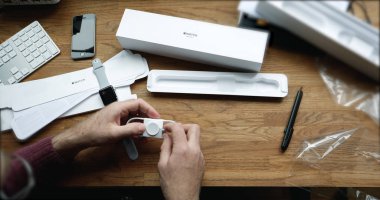 POV unboxing ve ilk çalışma Apple Watch serisi 3