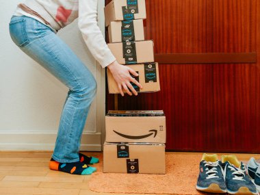 Amazon karton kutuları teslim