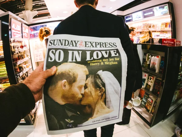 Londres Portugal Maio 2018 Pov Sunday Express Capa Jornal Quiosque — Fotografia de Stock