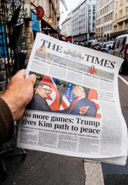 ABD Başkanı Donald Trump toplantı Kuzey Kore lideri Kim Jong