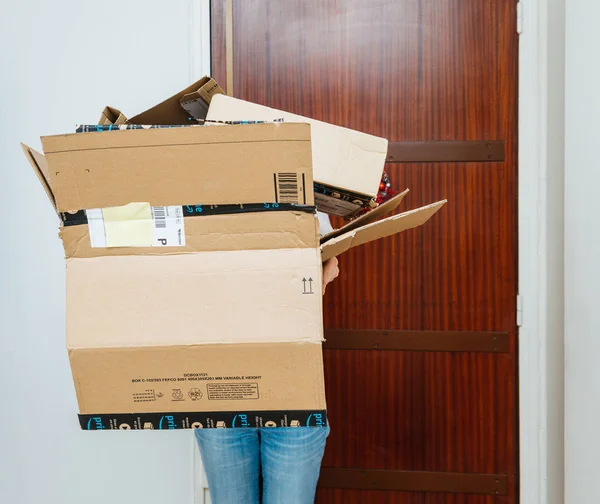 Amazon karton sarmalanmamış paket kaybı