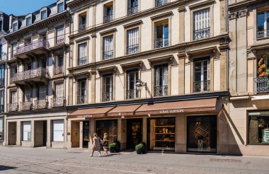 Louis Vuitton lüks amiral gemisi mağaza 