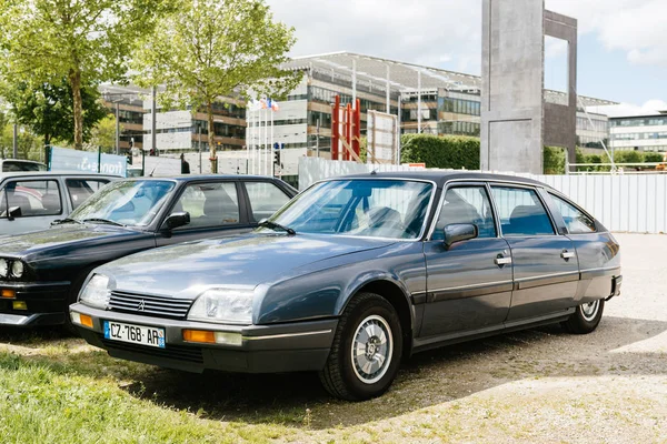 Belle voiture vintage de luxe — Photo