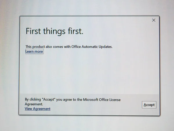 Première chose d'abord installation Microsoft Office — Photo