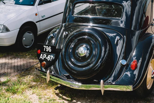 Hermosa vista trasera del coche vintage de lujo Citroen — Foto de Stock