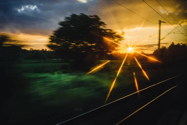 Vista Pôr Sol Trem Movimento Que Viaja Romênia Filtro Estrela — Fotografia de Stock