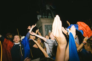 Fransa son FIFA için yeterlilik zaferini kutluyor hayranları 