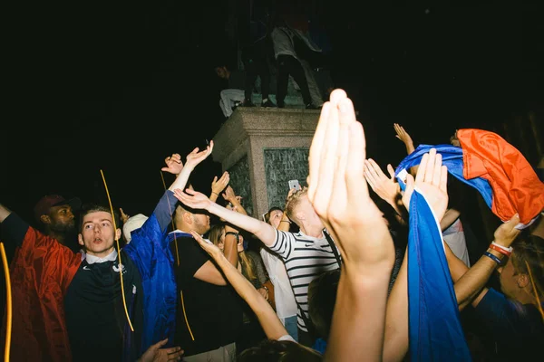 Fransa son FIFA için yeterlilik zaferini kutluyor hayranları 