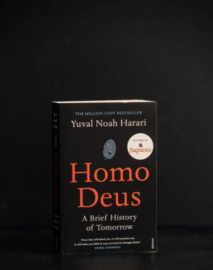 Yuval Noah Harari - Homo Deus siyah arka plan