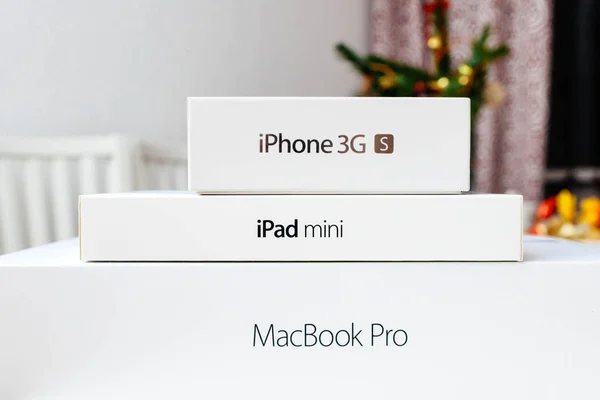 Apple Macbook Pro ipad iphone unboxing casella — Foto Stock