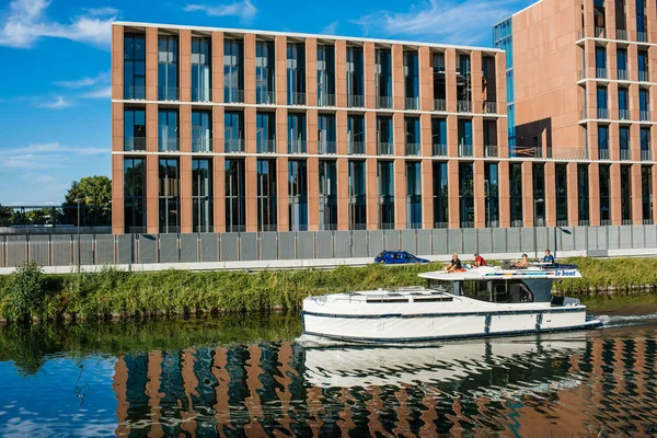 Strasbourg Francia Junio 2018 Yate Lujo Frente Embajada Turca Estrasburgo — Foto de Stock