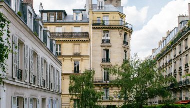 Paris Lüks emlak sokak görünümü 