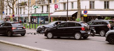 Paris kaza geniş görüntü