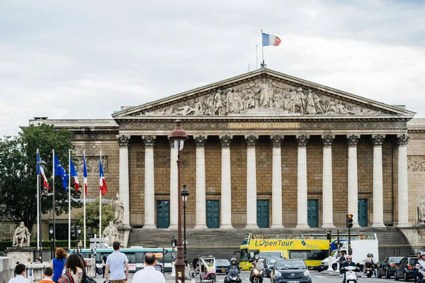 Париж Франція Травня 2016 Пішоходам Пон Згоди Assemblee Національна Національних — стокове фото