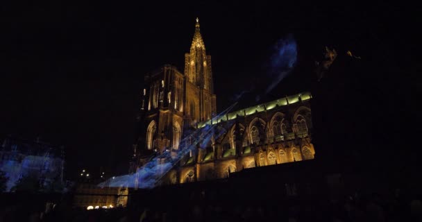 Joulumarkkinat Tunnelma Ranskassa Strasbourg Koristeltu Rakennusten Valot Enkelit Notre Dame — kuvapankkivideo