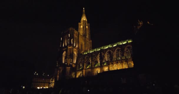 Mercado Navidad Francia Estrasburgo Con Edificios Decorados Con Luces Ángeles — Vídeo de stock