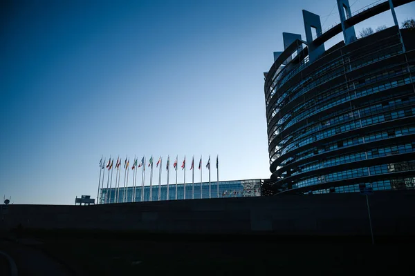 Silhouette European Parliament Building All Members State Flags Waving Newsworthy — Stock Photo, Image