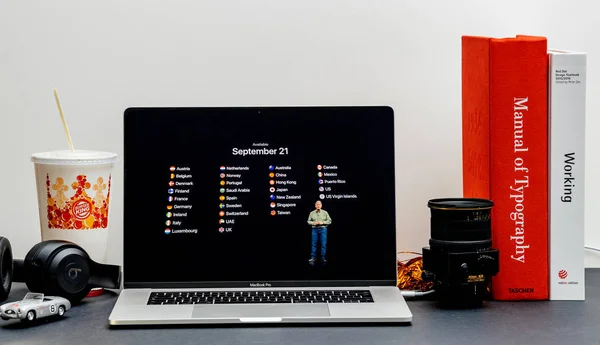 London September 2018 Apple Computers Internet Website Inch 2018 Macbook — Stockfoto