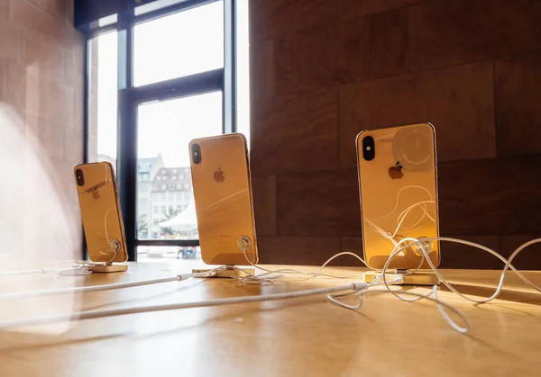 Strasburg Francja Wrzesień 2018 Apple Store Nowym Iphone Najnowsza Max — Zdjęcie stockowe