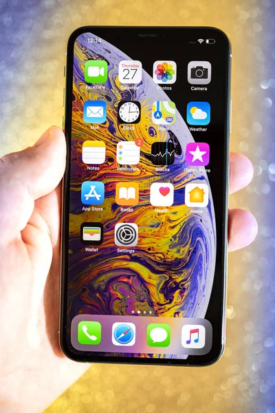 애플 아이폰 Xs 최대 Xr 골드 반짝이 스파클 배경 — 스톡 사진