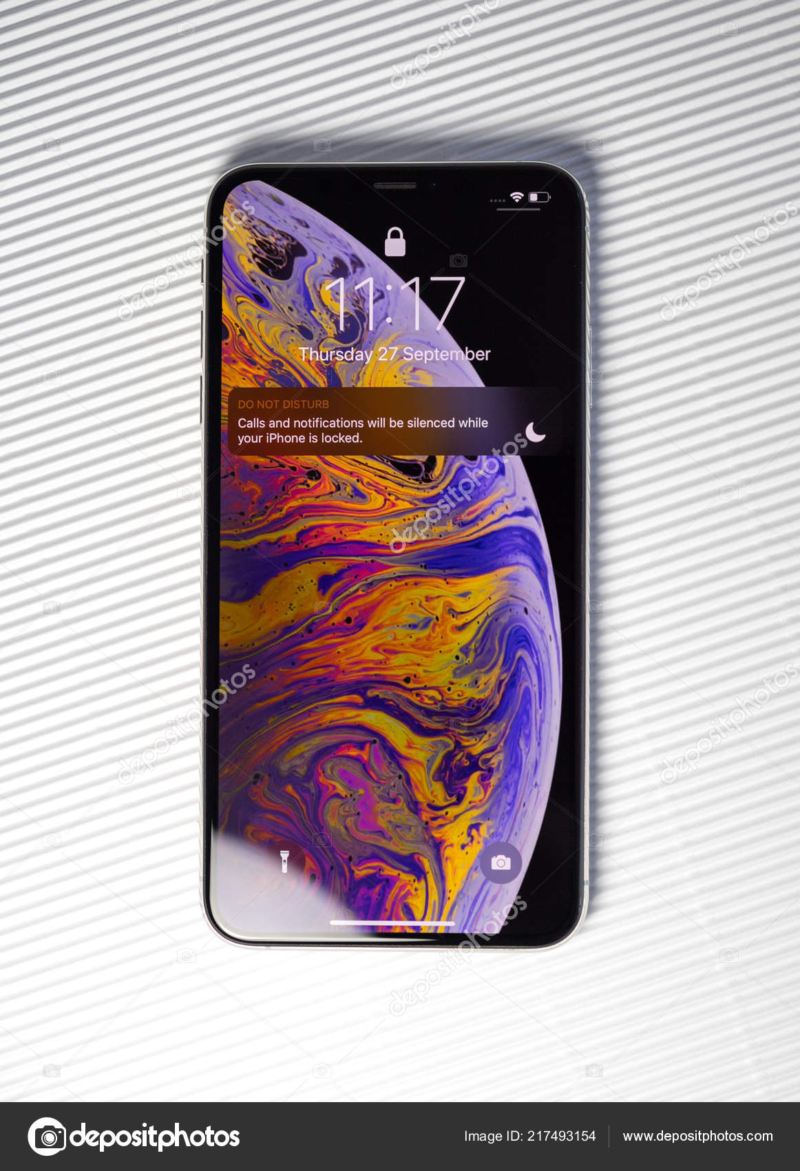 Màn hình khóa nền iPhone XS là một tác phẩm nghệ thuật đầy sáng tạo và đầy phong cách. Gần như bất kỳ hình ảnh nào trên đó đều có thể biến chiếc điện thoại của bạn thành một tác phẩm nghệ thuật độc đáo. Hãy xem hình với chủ đề này để phát hiện ra tác phẩm nghệ thuật độc đáo của riêng bạn.