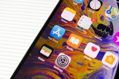 Tüm ev apps ile yeni iphone Xs Max beyaz arka plan,