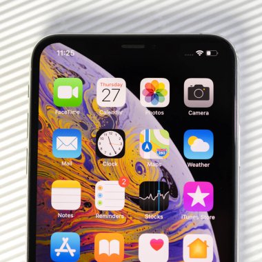 Tüm ev apps ile yeni iphone Xs Max beyaz arka plan,