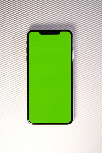 Apple Компьютеры iPhone Xs Max как символ объекта хрома-ключ — стоковое фото