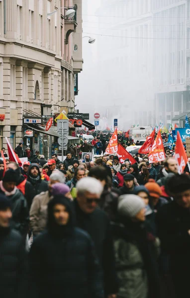 Protesta contra la cadena de reformas del gobierno francés de Macron — Foto de Stock