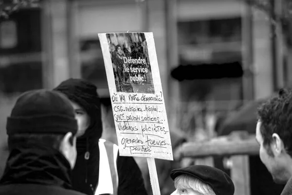 プラース クレベール労働デモの Cgt の一般的な連合の中に正方形に集まる人々 が改革 のマカロン フランス政府文字列に対して抗議ストラスブール フランス 2018 — ストック写真