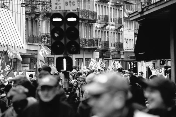 Protesta contra la cadena de reformas del gobierno francés de Macron — Foto de Stock