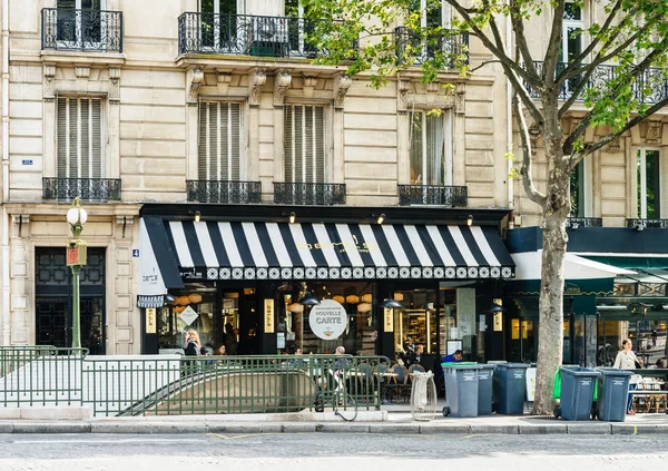 Breakfast at Berts in Paris morning coffee and croissant breakf — Stock Photo, Image