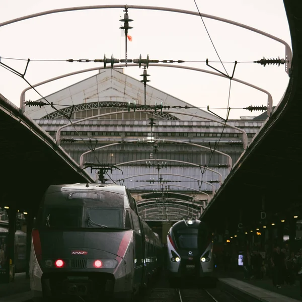 Gare de lEst in Paris tih high speed trains — Stock Photo, Image