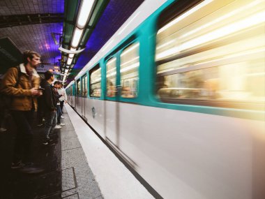 Fransa, paris metro tren