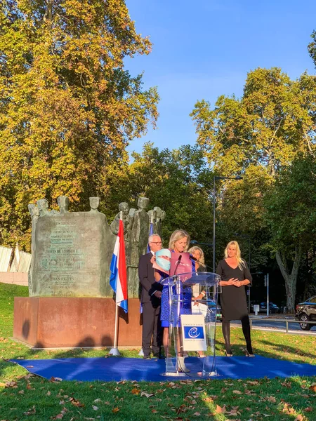 Ina Hut, Directora de CoMensha Discurso en Holanda — Foto de Stock