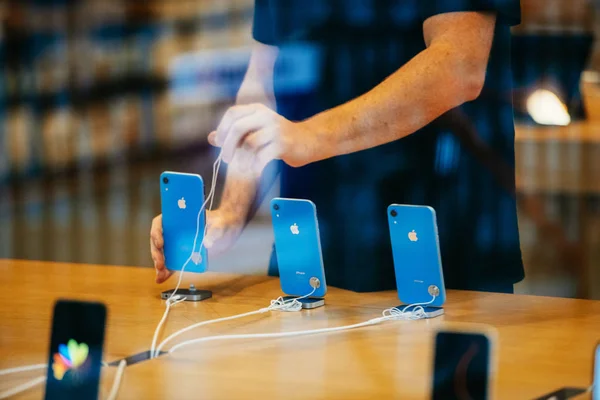 Straßburg Frankreich Okt 2018 Apple Genie Arrangiert Das Neueste Blaue — Stockfoto