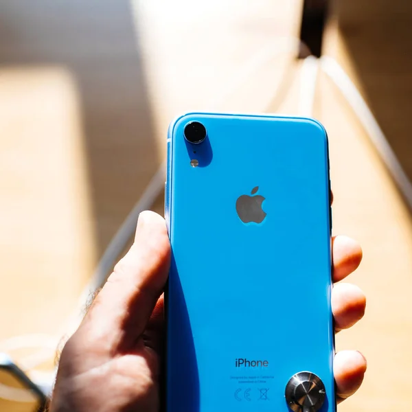 Paris France Oct 2018 Man Hand Holding Latest Blue Iphone — Stock Photo, Image