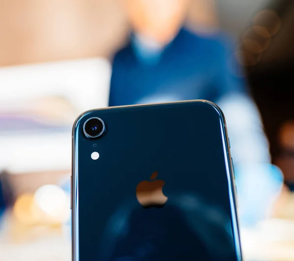 Paris Fransa Ekim 2018 Closeup Yeni Apple Iphone Akıllı Telefon — Stok fotoğraf