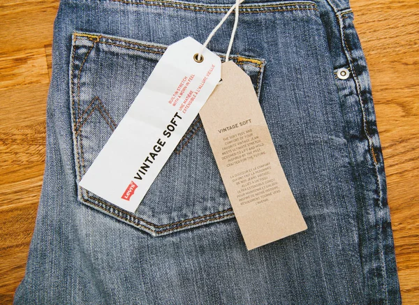 Paris France Jan 2018 New Jeans Price Tag Manufactured Levis — Stock Photo, Image