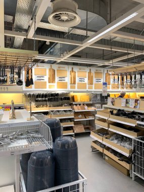 IKEA Mağazası içinde Satılık mutfak gereçleri