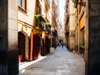 Carrer del Vidre Caddesi Barcelona 'daki Placa Reial' e yeni mesaj