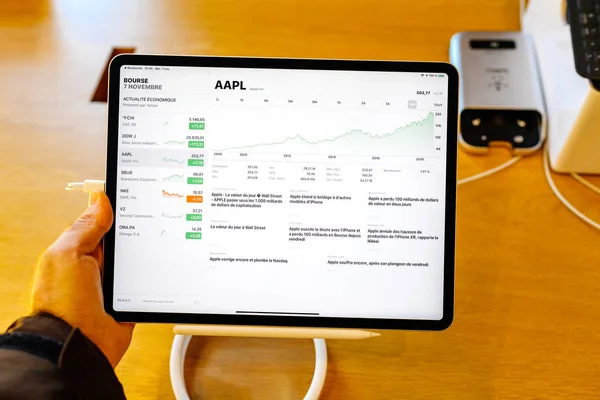 Paris Fransa Kasım 2018 Yeni Apple Ipad Profesyonel Tablet Aapl — Stok fotoğraf