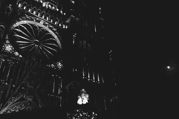 Noptre ノートルダム ・ デ ・ ストラスブール大聖堂と雪だるまグッズ クリスマス Ma — ストック写真