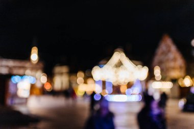 Atlı karıncaya defocusd Strazburg Noel pazarı